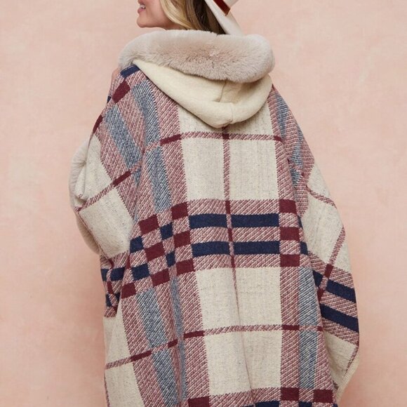 On Blue Women's Poncho Faux Fur Hooded Wrap Cape Size L/XL Plaid Arm Holes Boho - Picture 13 of 16
